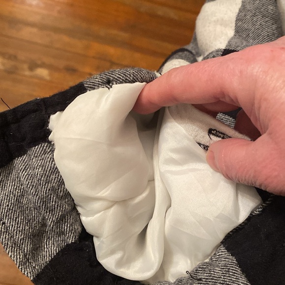 Ladies size small shacket with hood. - Picture 13 of 13